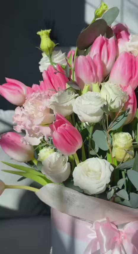 Pink Tulip Elegance Hat Box